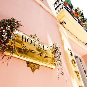Un Patio Al Sur Otel