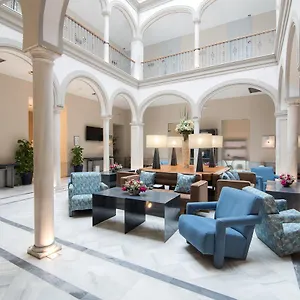 Petit Palace Marques Santa Ana מלון